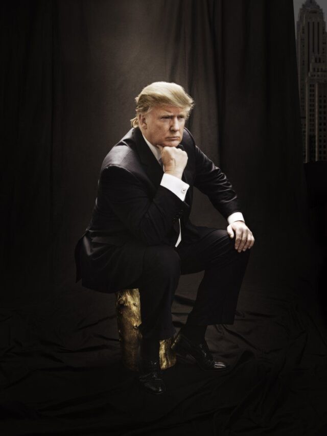 The Stories Behind the Portraits of Donald Trump (1)