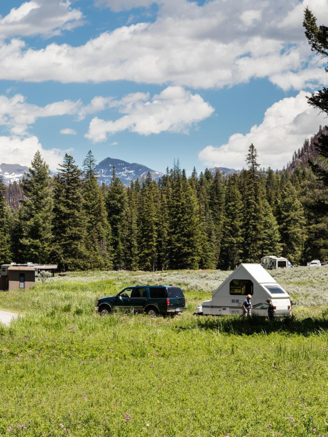Yellowstone’s Top 10 Campsites for Nature Lovers